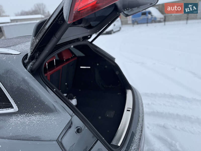 Внедорожник / Кроссовер Audi SQ5 2018 в Луцке