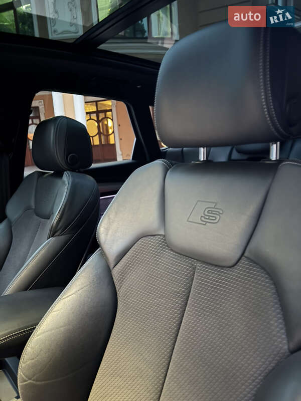 Внедорожник / Кроссовер Audi SQ5 2018 в Одессе