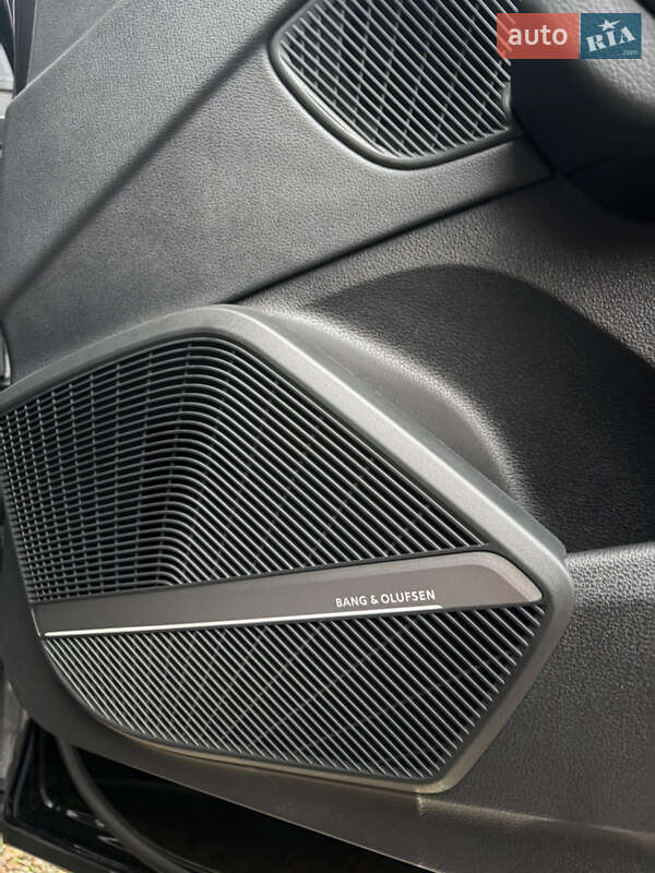 Внедорожник / Кроссовер Audi SQ5 2018 в Одессе