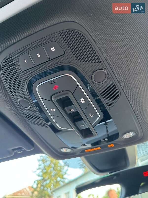 Внедорожник / Кроссовер Audi SQ5 2018 в Городенке