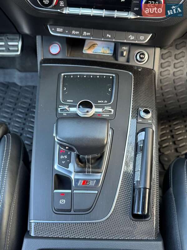 Внедорожник / Кроссовер Audi SQ5 2018 в Городенке