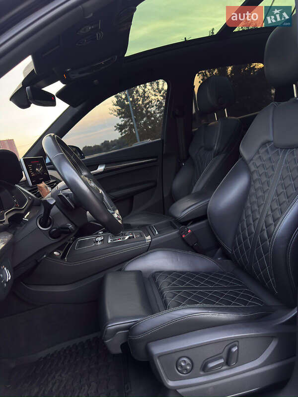 Внедорожник / Кроссовер Audi SQ5 2017 в Кривом Роге