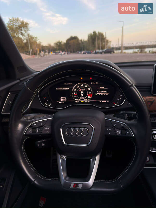 Внедорожник / Кроссовер Audi SQ5 2017 в Кривом Роге