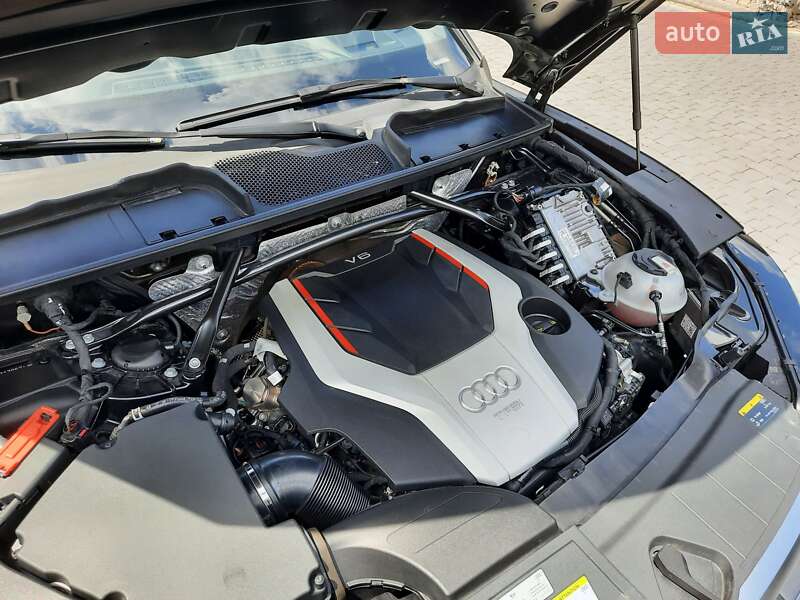 Внедорожник / Кроссовер Audi SQ5 2018 в Городенке