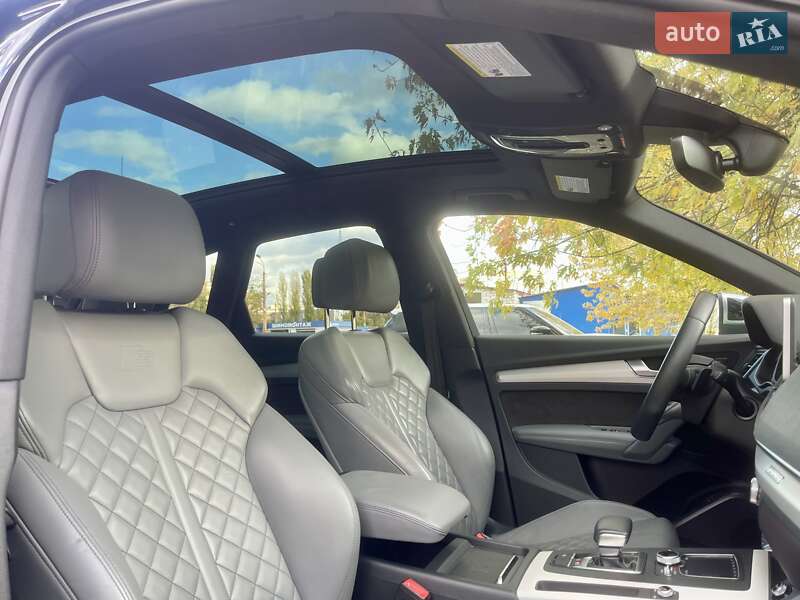 Внедорожник / Кроссовер Audi SQ5 2019 в Киеве