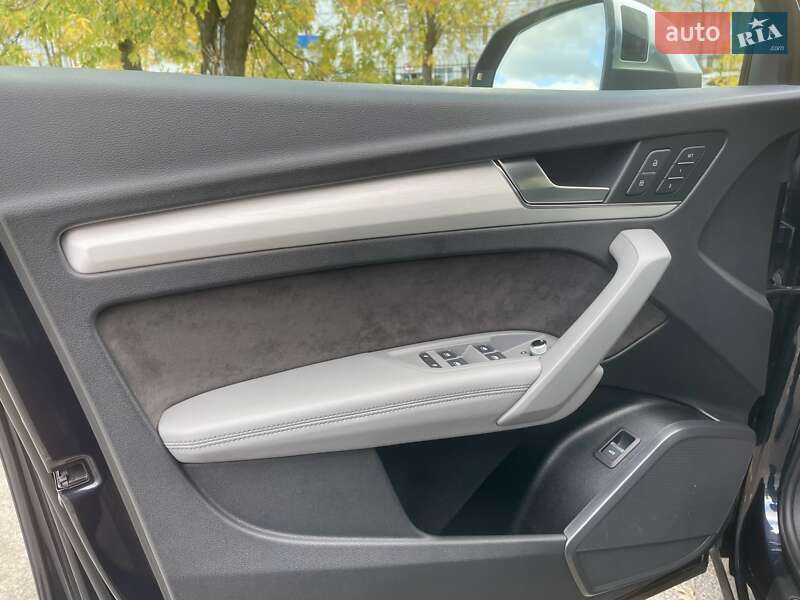 Внедорожник / Кроссовер Audi SQ5 2019 в Киеве