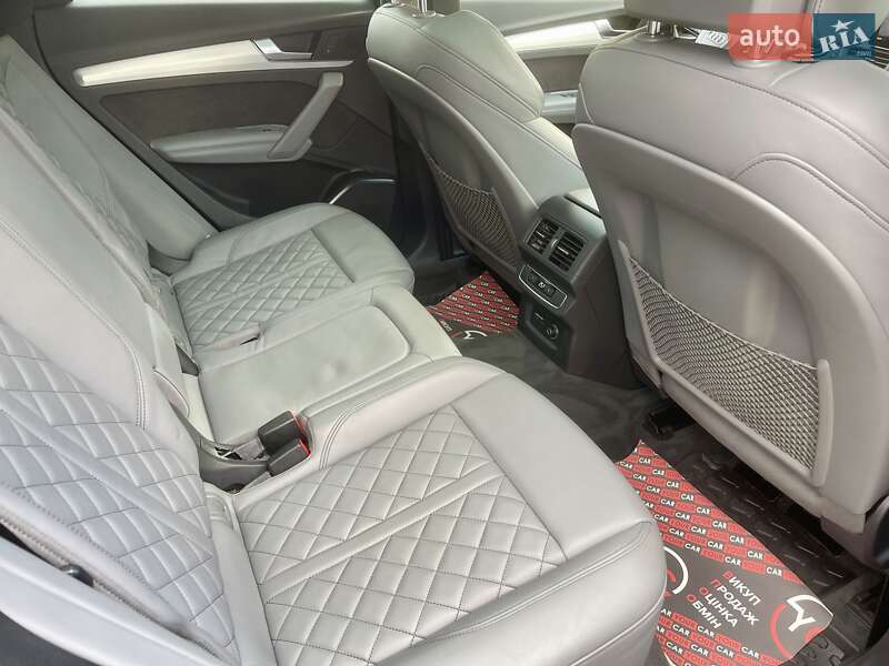 Внедорожник / Кроссовер Audi SQ5 2019 в Киеве