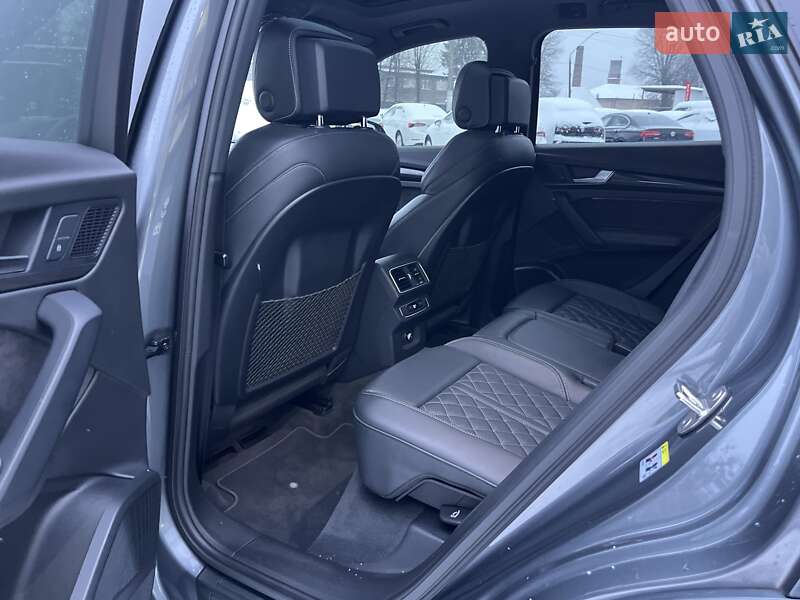 Внедорожник / Кроссовер Audi SQ5 2018 в Житомире