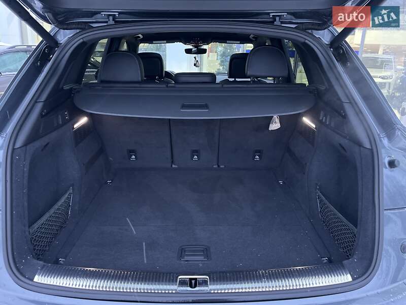 Внедорожник / Кроссовер Audi SQ5 2018 в Житомире