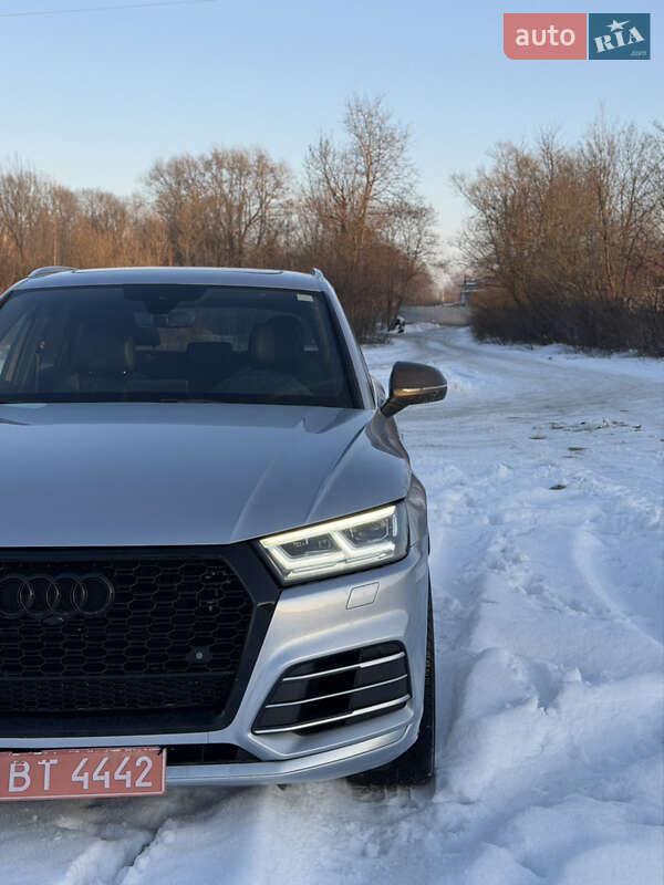 Внедорожник / Кроссовер Audi SQ5 2018 в Долине