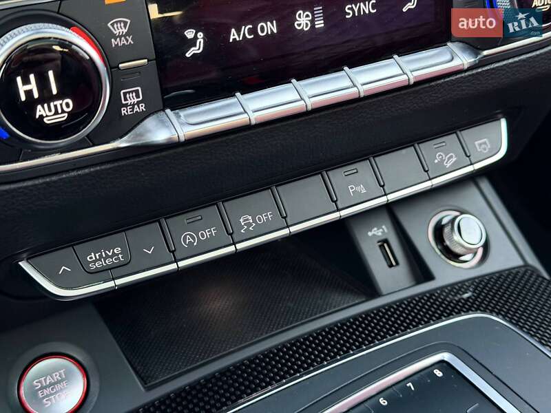 Внедорожник / Кроссовер Audi SQ5 2018 в Кривом Роге