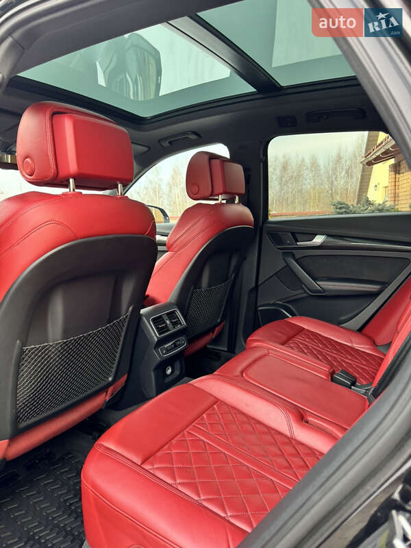 Внедорожник / Кроссовер Audi SQ5 2017 в Долине