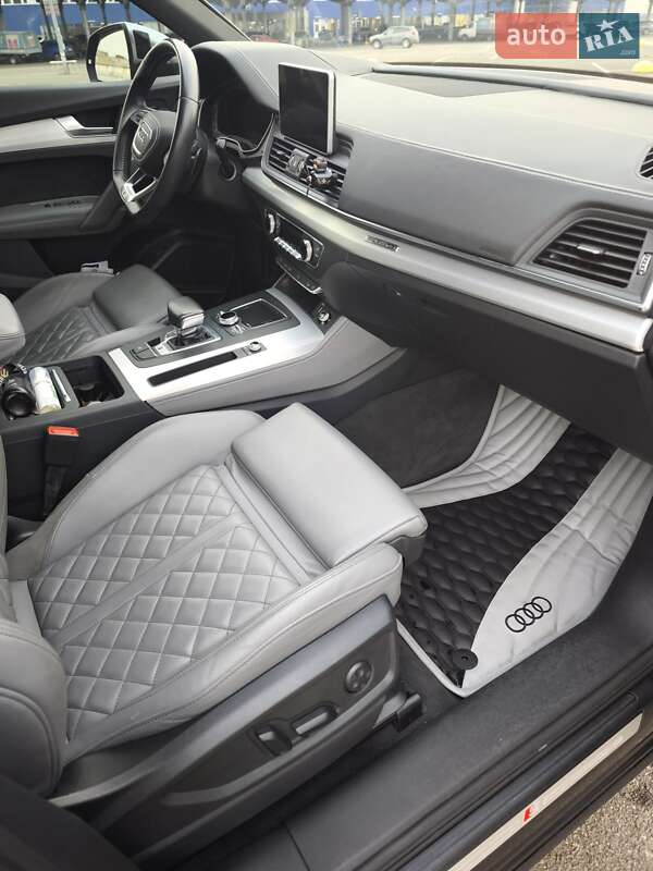 Внедорожник / Кроссовер Audi SQ5 2018 в Киеве
