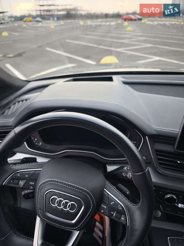 Внедорожник / Кроссовер Audi SQ5 2018 в Киеве