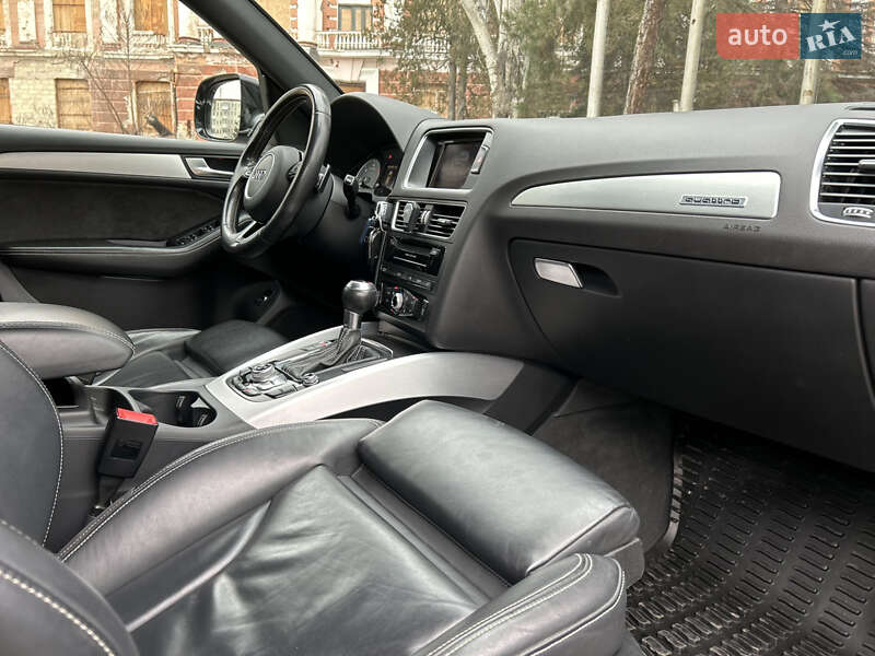 Позашляховик / Кросовер Audi SQ5 2015 в Миколаєві
