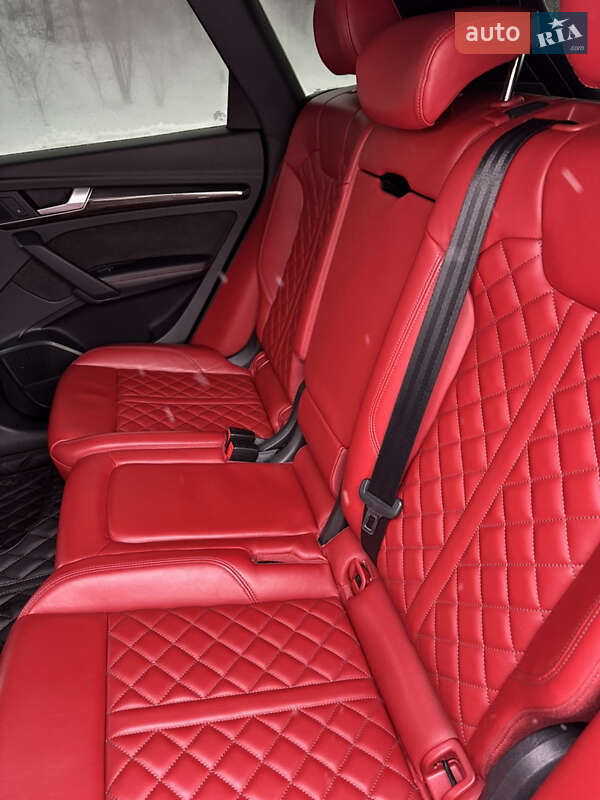 Позашляховик / Кросовер Audi SQ5 2018 в Дніпрі