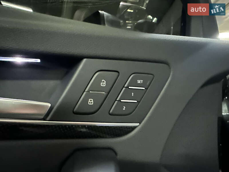 Позашляховик / Кросовер Audi SQ5 2022 в Дніпрі