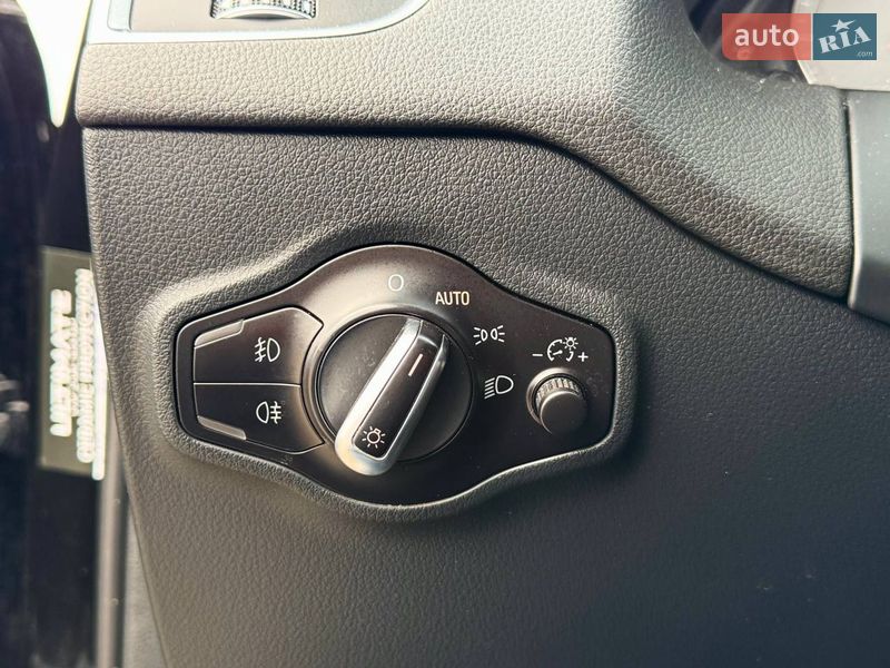 Внедорожник / Кроссовер Audi SQ5 2015 в Киеве