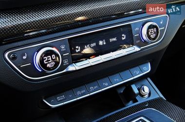 Внедорожник / Кроссовер Audi SQ5 2018 в Черкассах