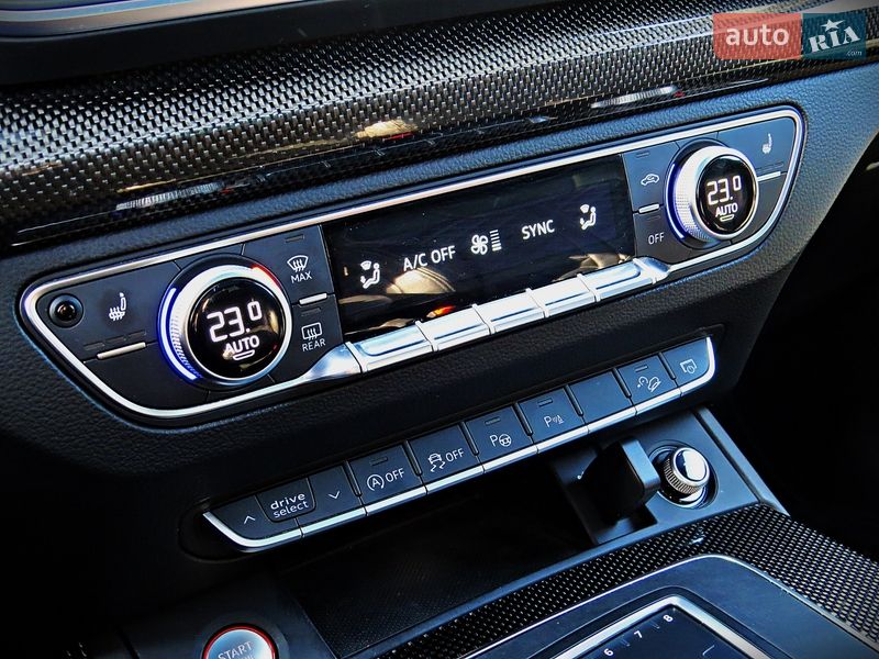 Внедорожник / Кроссовер Audi SQ5 2018 в Черкассах