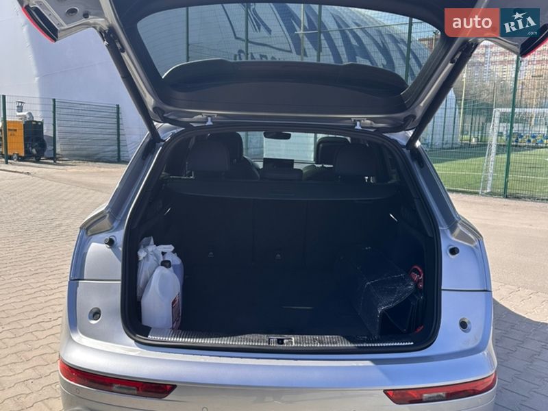 Внедорожник / Кроссовер Audi SQ5 2021 в Киеве