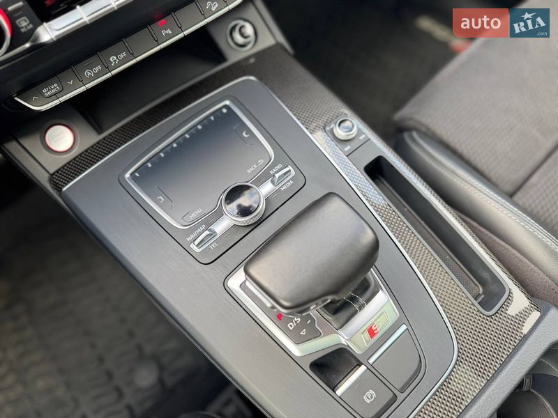 Внедорожник / Кроссовер Audi SQ5 2017 в Киеве