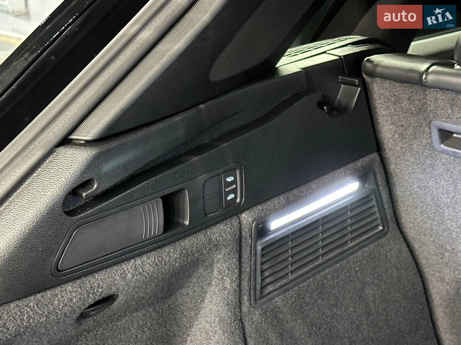 2020 Audi SQ5 - мініатюра 10