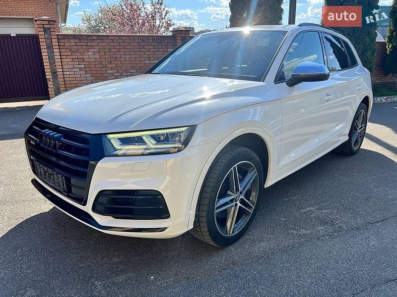 Внедорожник / Кроссовер Audi SQ5 2019 в Киеве