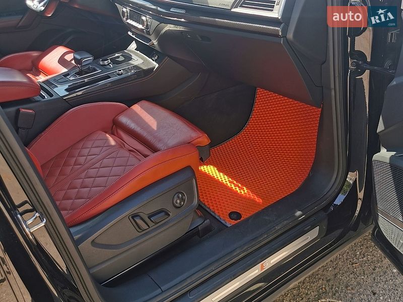 Внедорожник / Кроссовер Audi SQ5 2019 в Киеве