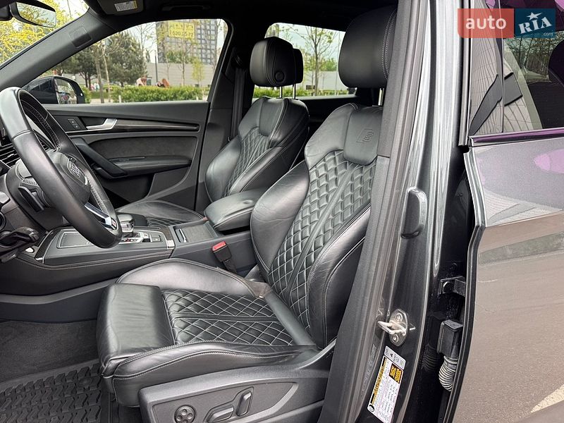 Внедорожник / Кроссовер Audi SQ5 2019 в Киеве