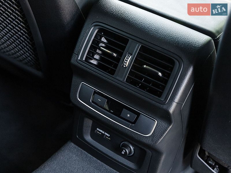 Позашляховик / Кросовер Audi SQ5 2021 в Дніпрі