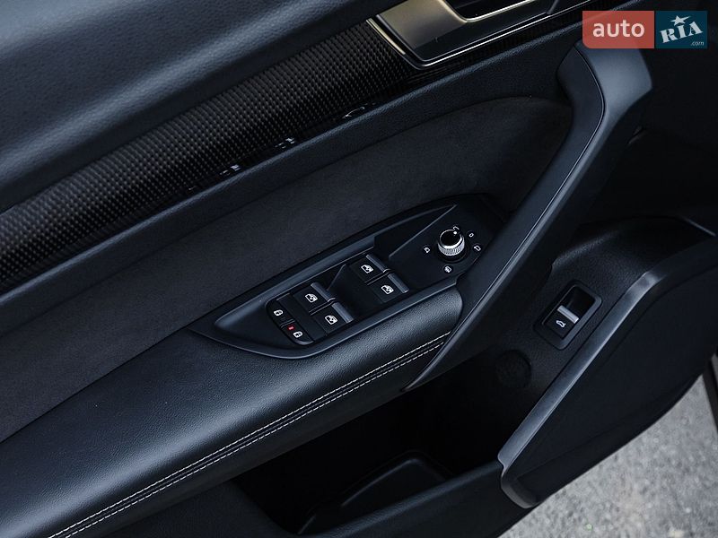 Позашляховик / Кросовер Audi SQ5 2021 в Дніпрі