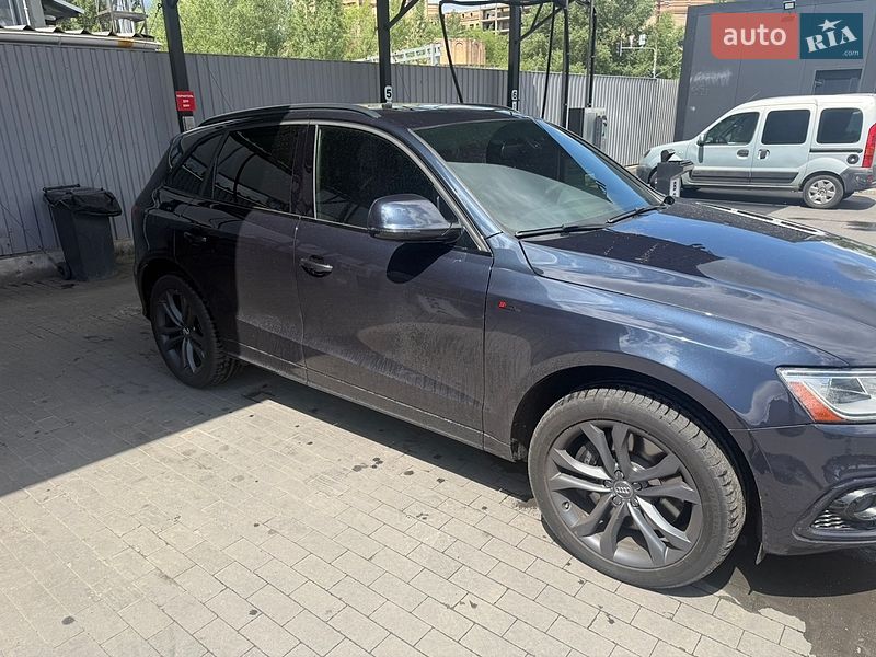 Внедорожник / Кроссовер Audi SQ5 2016 в Киеве