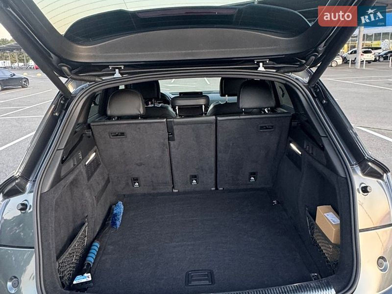 Внедорожник / Кроссовер Audi SQ5 2020 в Киеве
