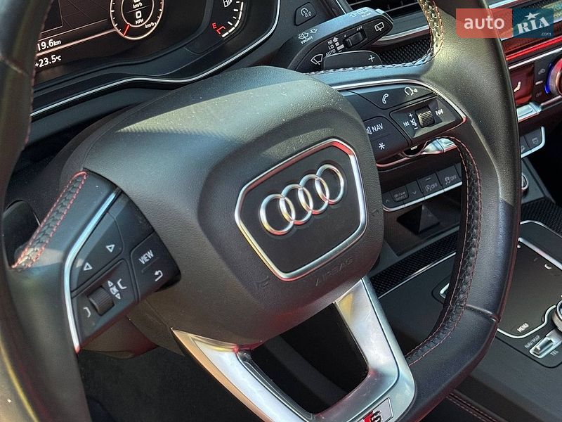 Внедорожник / Кроссовер Audi SQ5 2019 в Киеве
