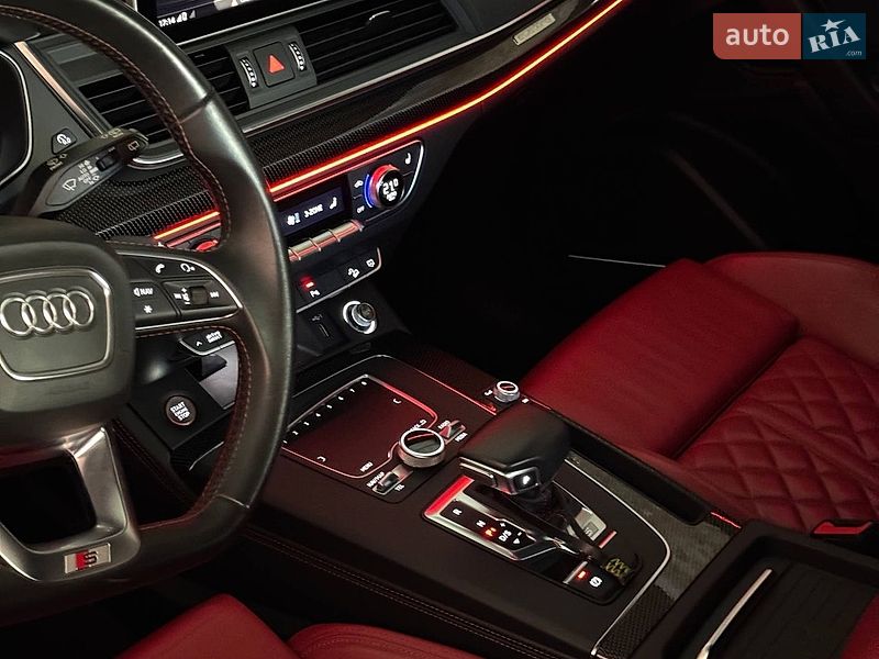 Внедорожник / Кроссовер Audi SQ5 2019 в Киеве