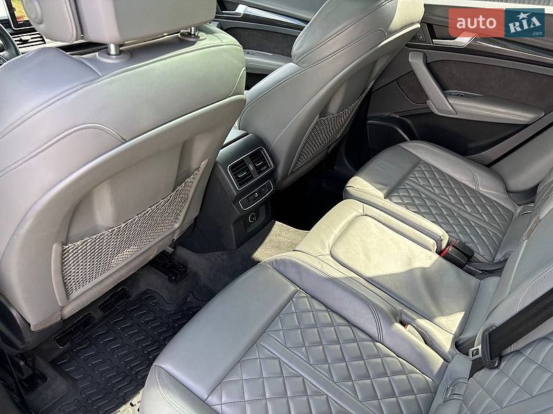 Внедорожник / Кроссовер Audi SQ5 2018 в Луцке