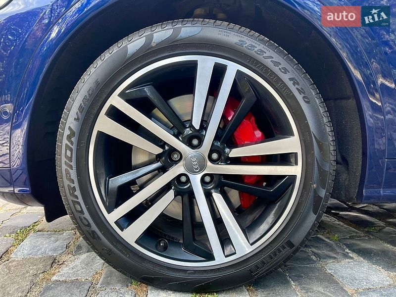 Внедорожник / Кроссовер Audi SQ5 2020 в Киеве