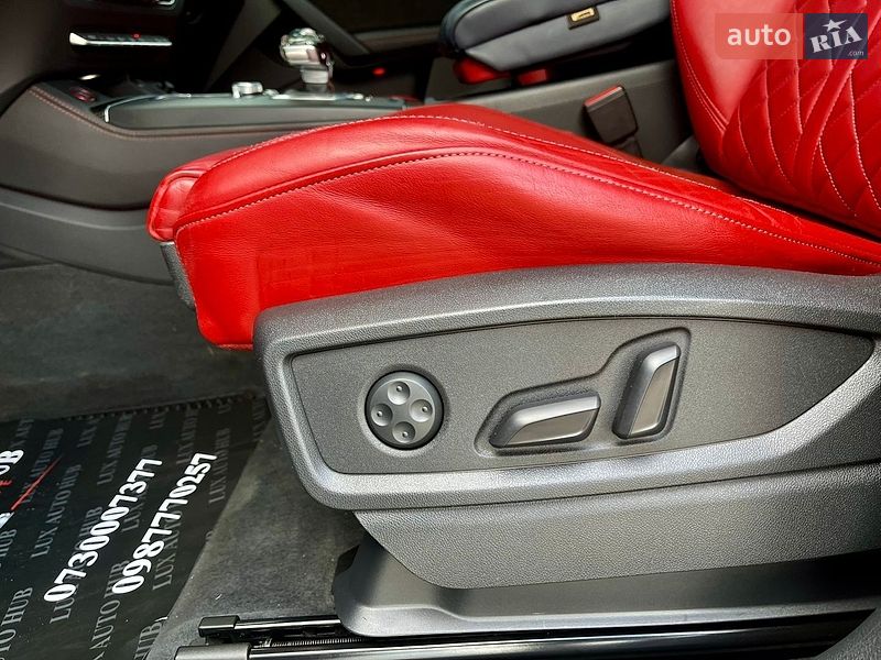 Внедорожник / Кроссовер Audi SQ5 2020 в Киеве
