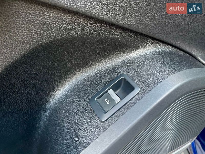 Внедорожник / Кроссовер Audi SQ5 2020 в Киеве