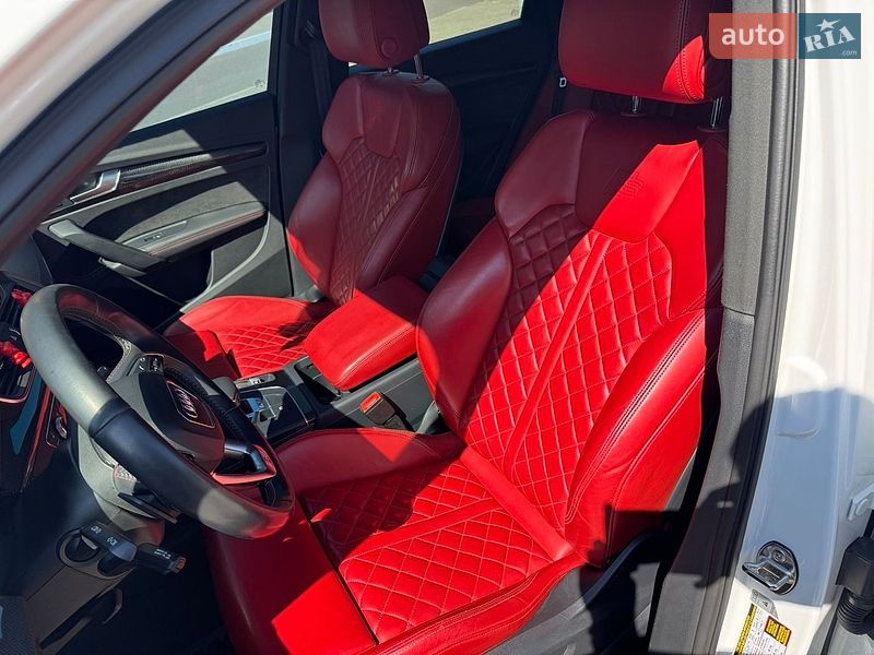Внедорожник / Кроссовер Audi SQ5 2018 в Луцке