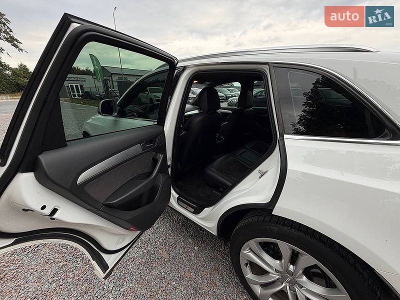 Позашляховик / Кросовер Audi SQ5 2015 в Стрию