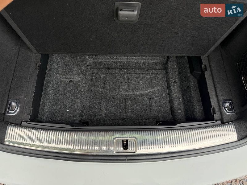 Позашляховик / Кросовер Audi SQ5 2015 в Стрию