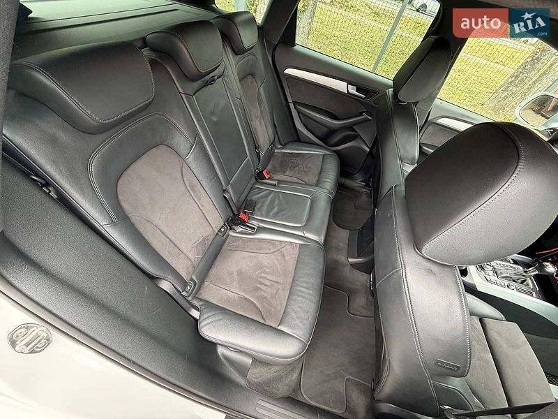 Позашляховик / Кросовер Audi SQ5 2015 в Стрию
