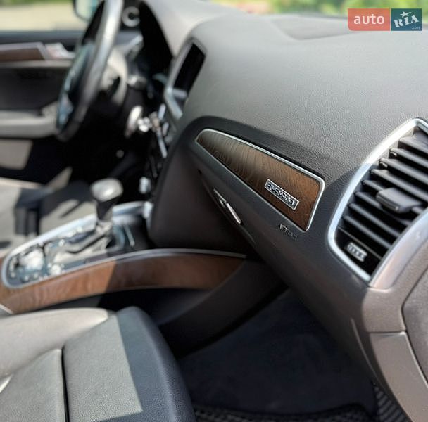 Позашляховик / Кросовер Audi SQ5 2015 в Кривому Розі