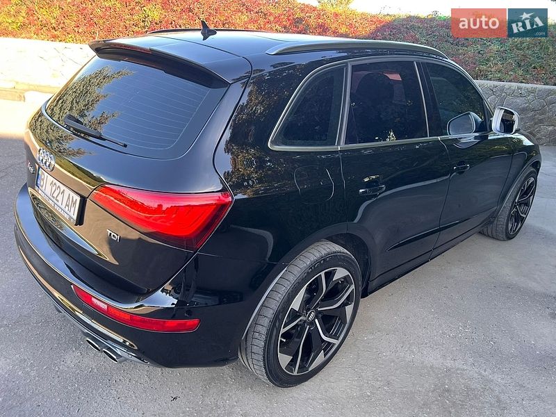 Внедорожник / Кроссовер Audi SQ5 2013 в Полтаве
