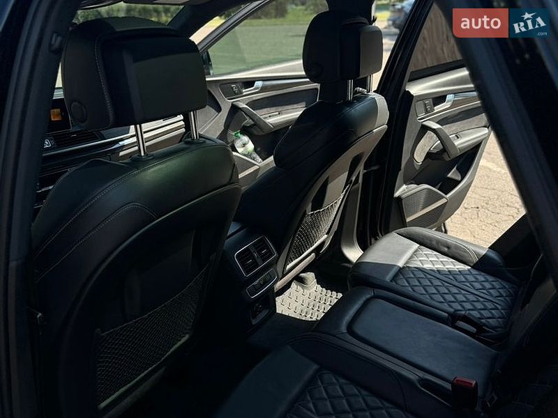 Позашляховик / Кросовер Audi SQ5 2017 в Кривому Розі