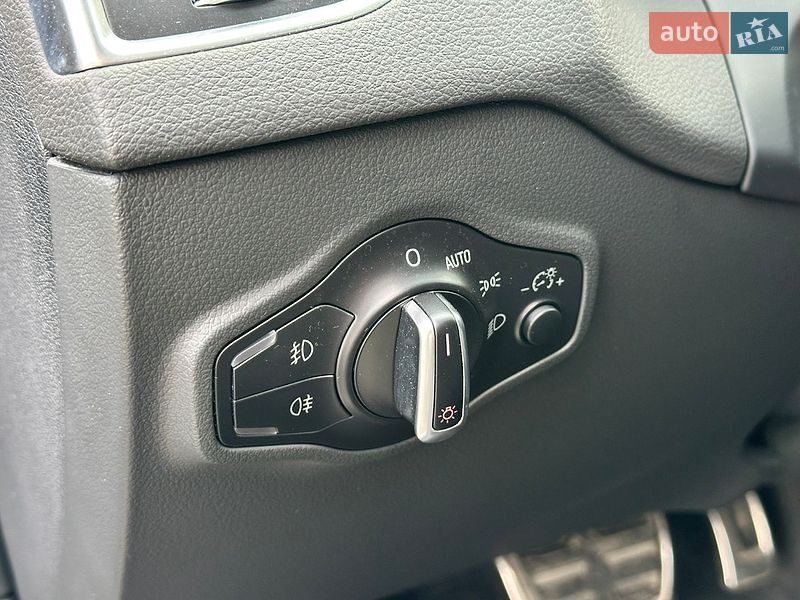 Позашляховик / Кросовер Audi SQ5 2015 в Луцьку