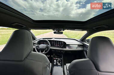 Внедорожник / Кроссовер Audi SQ6 e-tron 2024 в 