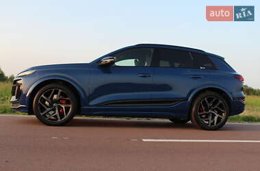 Внедорожник / Кроссовер Audi SQ6 e-tron 2024 в 
